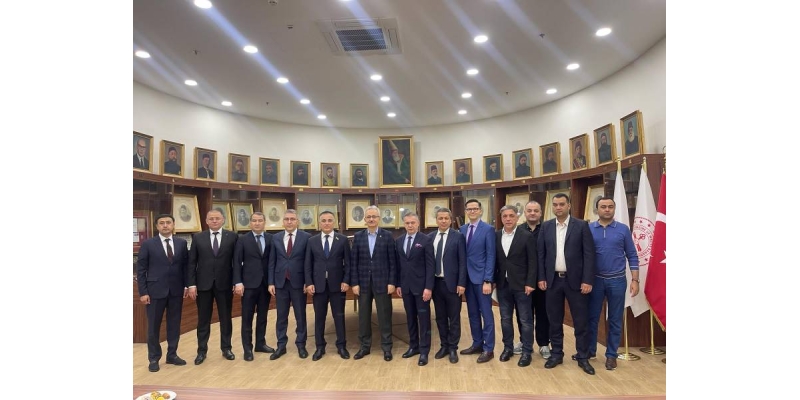 İKO Yönetimi, Özbek Heyeti’yle Darphane ve Kapalıçarşı’yı ziyaret etti